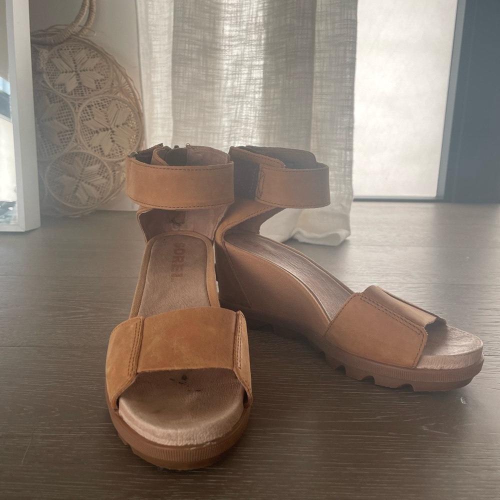 Sorel Canvas Peep Toe Pumps